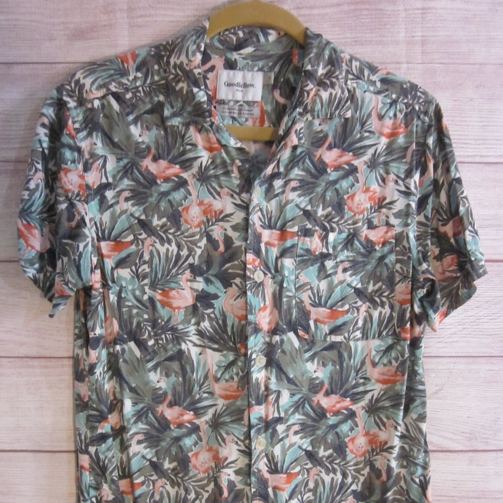 Goodiellow & Co Shirt Size Small Flamingo Palm Tree Print Button Up Hawaiian
